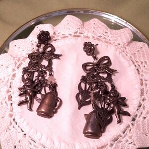 Vintage metal garden theme earrings long dangle 1990's